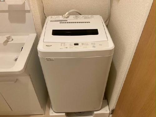 その他設備　1Ｆの扉の色はベージュ、2Ｆはブラウン。