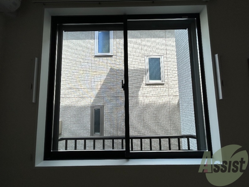 バルコニー　ベランダはございませんが大きな窓が付いております。