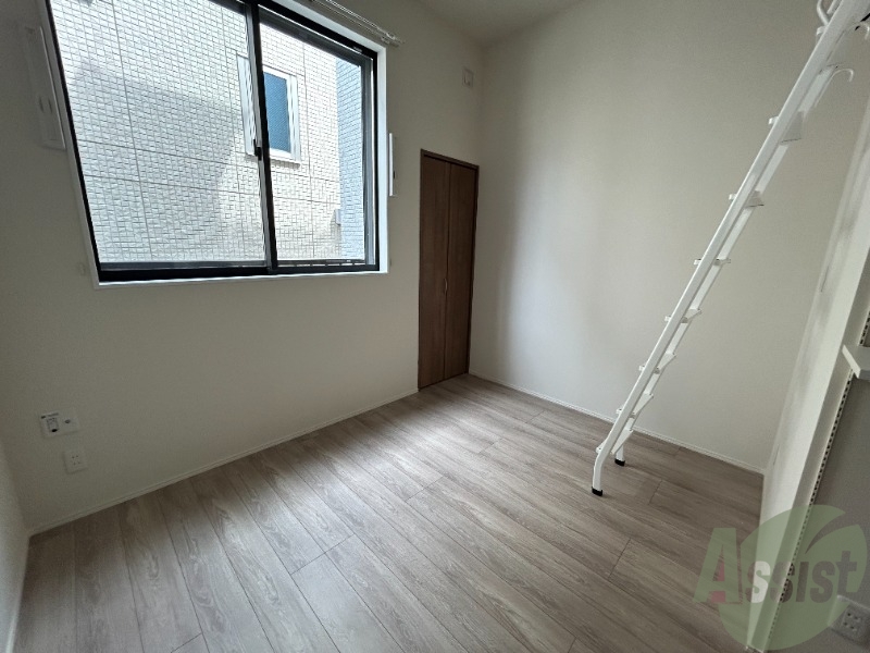 居室・リビング　リビングスペースです。６．６帖と十分な広さがあります。