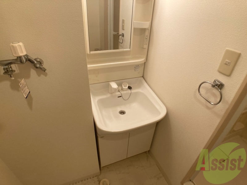 洗面設備　こちらに洗面台があります。朝の洗顔はこちらで