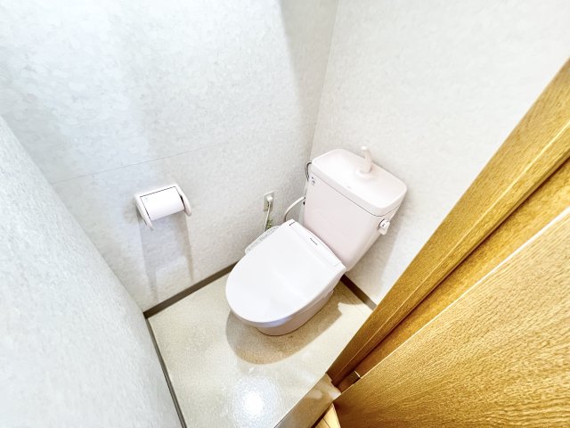 トイレ　※別部屋参考写真