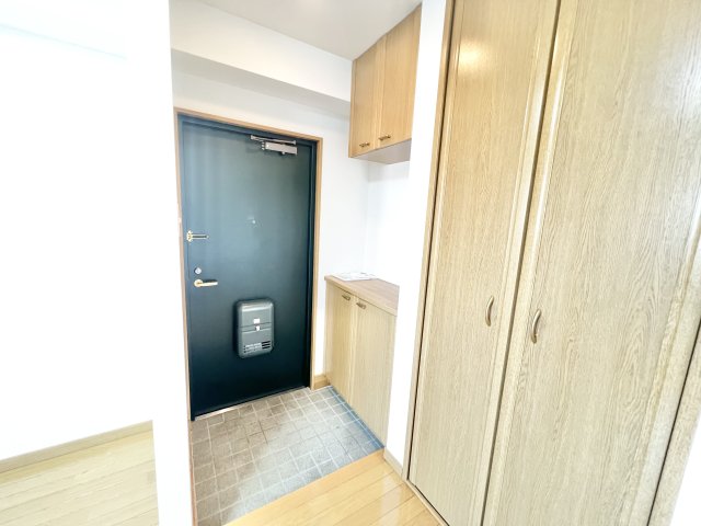 玄関　※別部屋参考写真