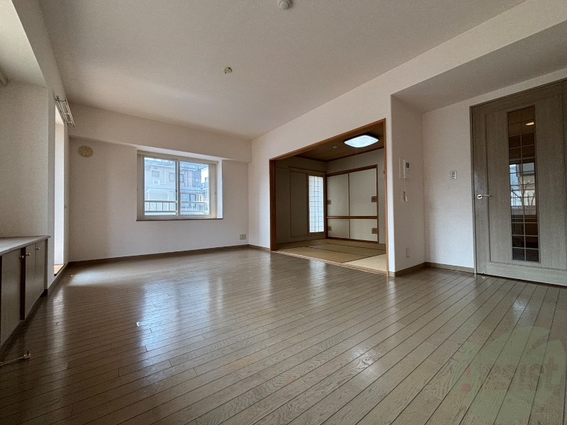 居室・リビング　広くてキレイなＬＤＫが広がっていて、充実した生活が送れそう。