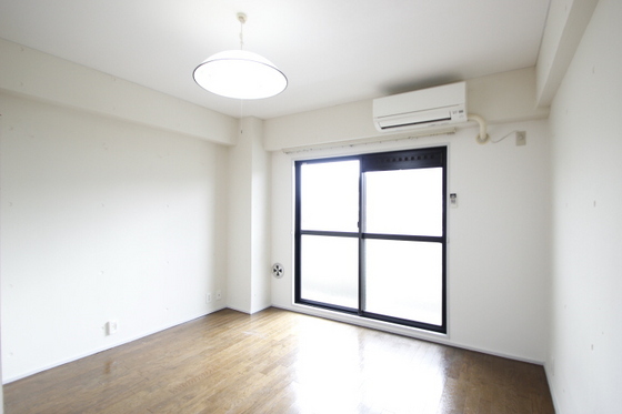 居室・リビング　※別部屋の写真です