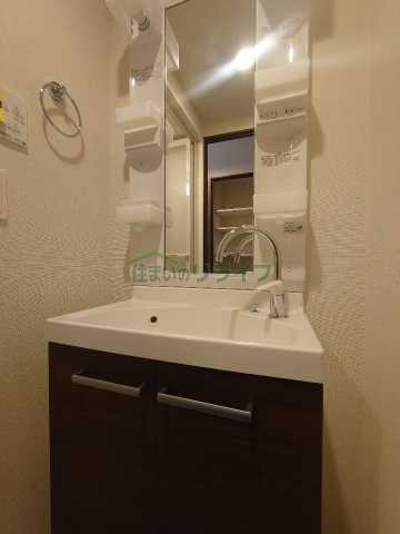 洗面設備　別部屋の参考写真になります。