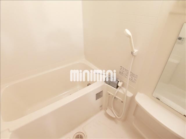 バス・シャワールーム　追い焚き機能付きのお風呂です。