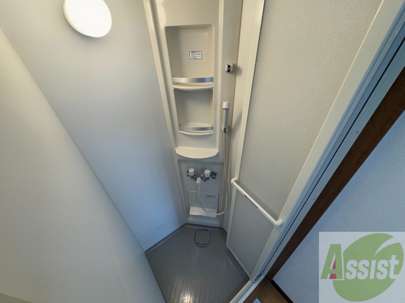 バス・シャワールーム　ユニットバスです。疲れを癒すのに欠かせませんね！