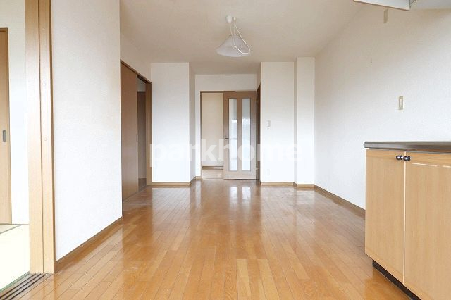 居室・リビング　ゆったりとしたリビングです　※間取り反転の場合あり、内装が若