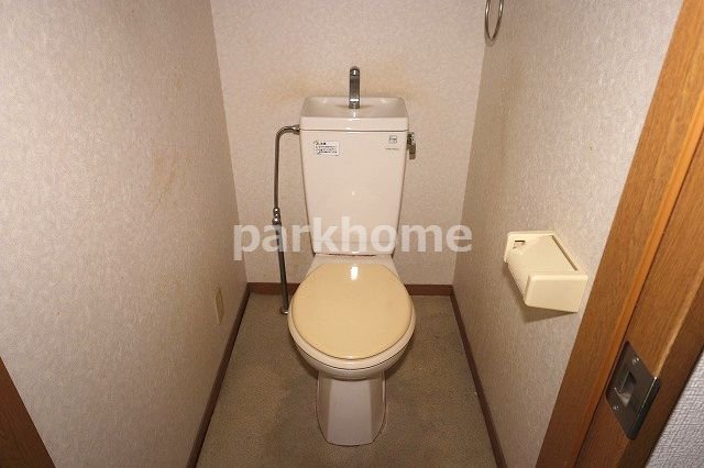 トイレ　ゆったりとした空間のトイレです　※間取り反転の場合あり、内装