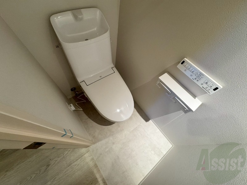 トイレ　シャワートイレになっているので快適です！