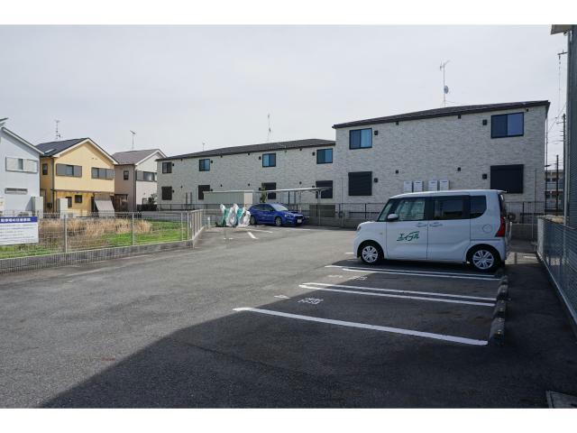 駐車場　駐車場