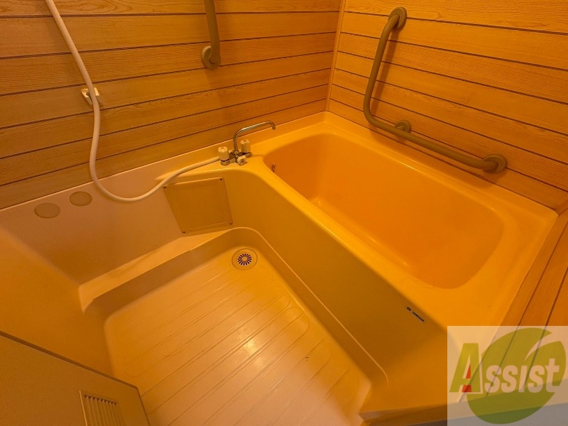 バス・シャワールーム　お風呂になります。一日の疲れを癒してくださいね。