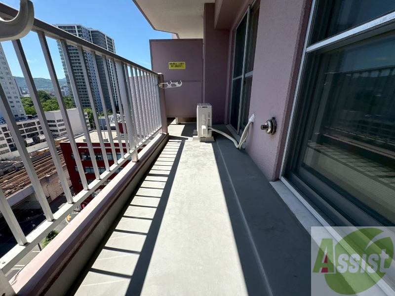 バルコニー　バルコニーです。洗濯物を干したり一息ついたりできますね！