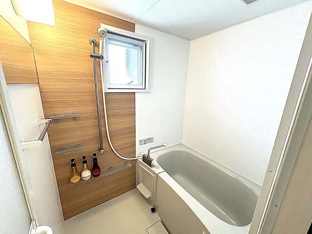 バス・シャワールーム　別号室です。現状優先。