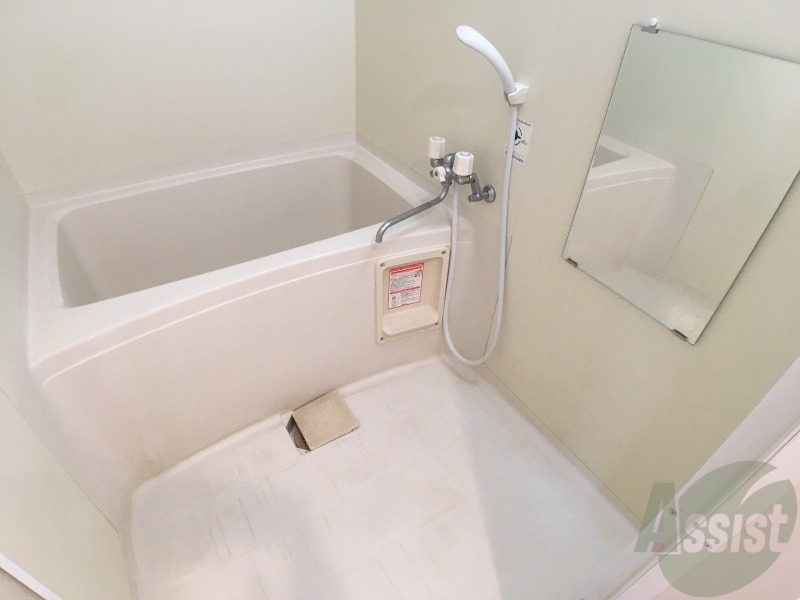 バス・シャワールーム　お風呂になります。一日の疲れを癒してくださいね。