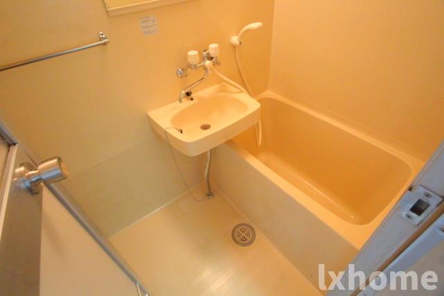 バス・シャワールーム　お風呂です