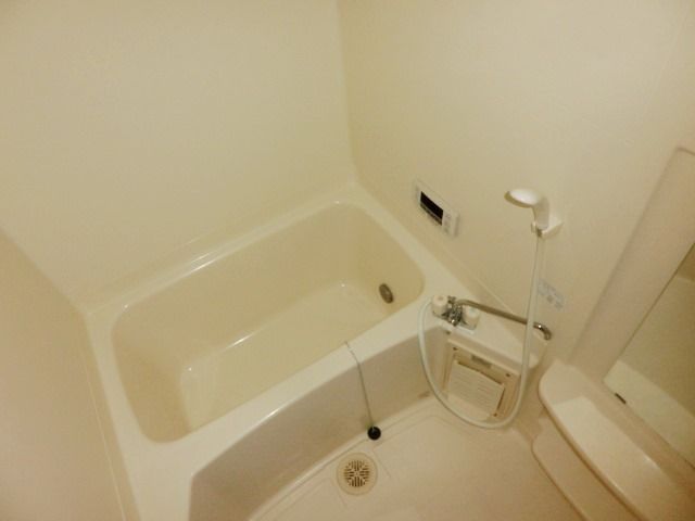 バス・シャワールーム　経済的な追焚付き