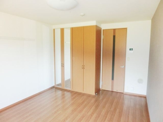 その他部屋・スペース　お部屋に収納があるので広々使えますね