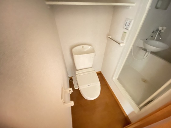 トイレ　※別号室の写真です