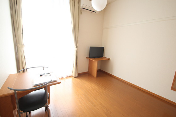 居室・リビング　※別部屋の写真です
