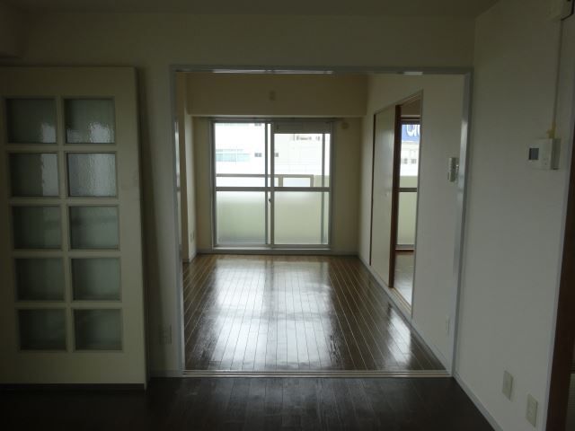 玄関　ベランダはこんな感じ。