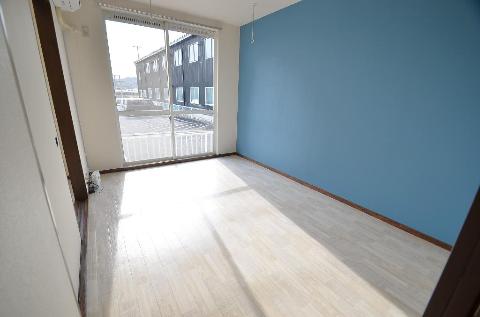 居室・リビング　室内