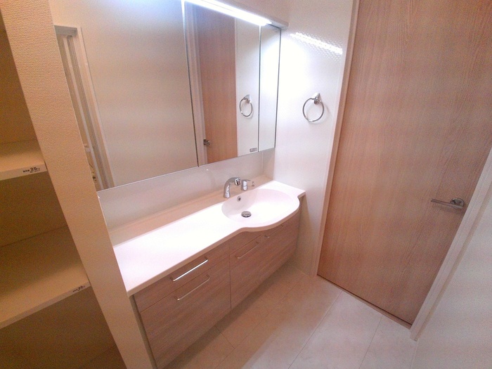 洗面設備　使いやすい洗面所です