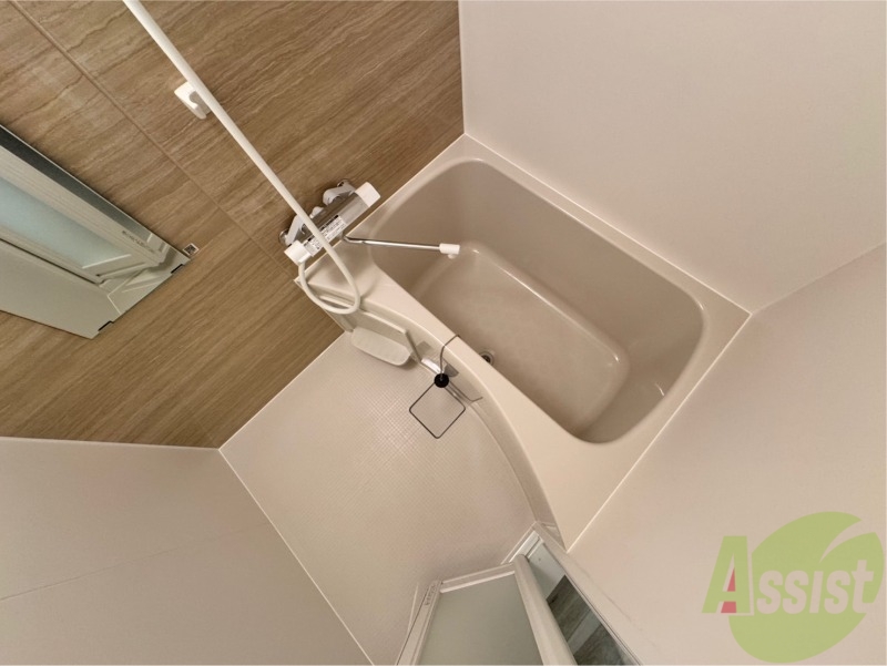 バス・シャワールーム　お風呂になります。一日の疲れを癒してくださいね。