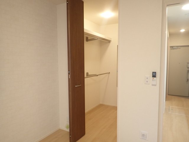 収納　ウォークインクローゼット内