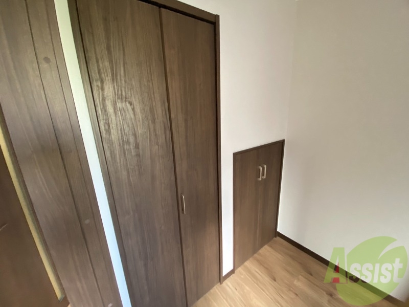 収納　収納は分かれて２つあります。ジャンル分け出来て便利ですね。