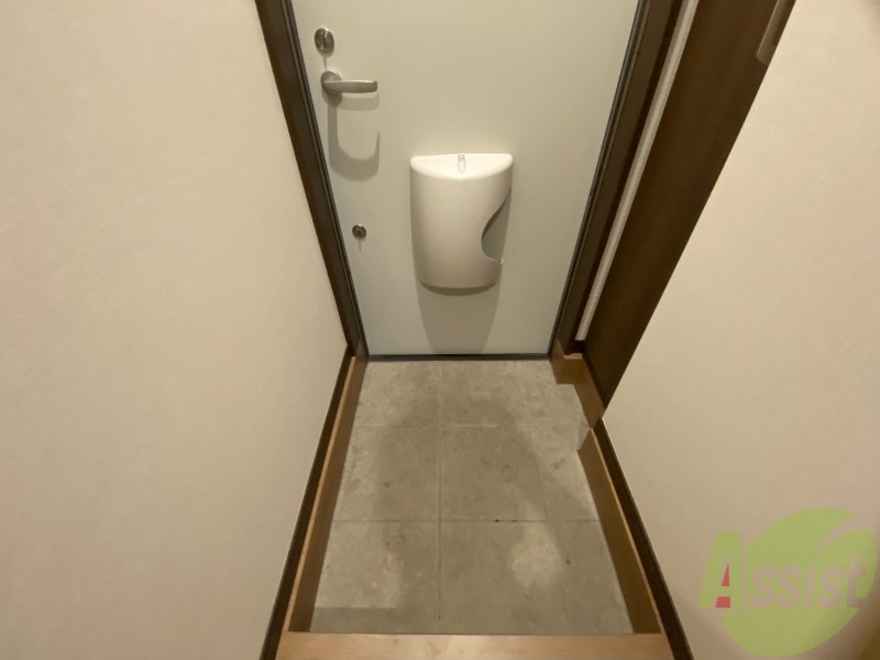 玄関　仕事から帰って迎えてくれるのはスタイリッシュな玄関です。