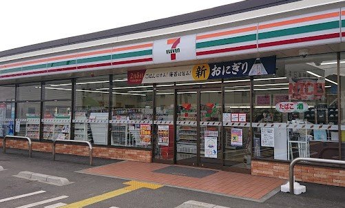 コンビニ　セブン－イレブン　土山中学校前店（コンビニ）まで800m
