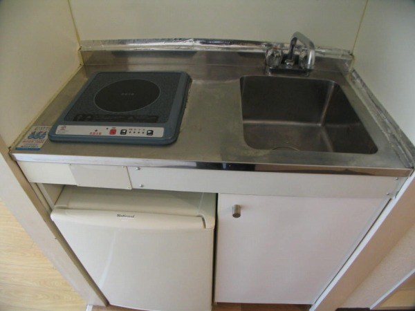 キッチン　類似タイプ参考写真掲載。