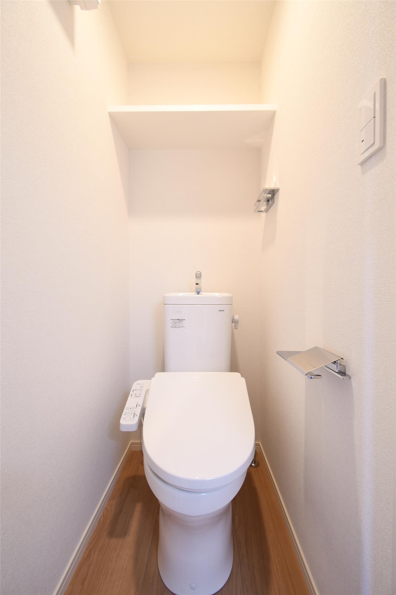 トイレ　温水洗浄便座