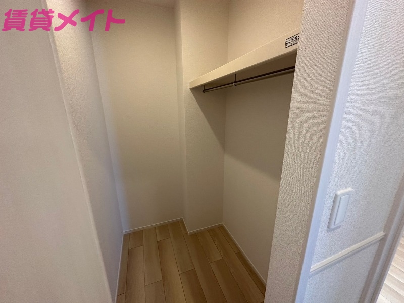収納　同型参考写真