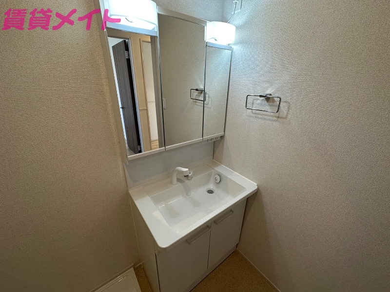 洗面設備　同型参考写真