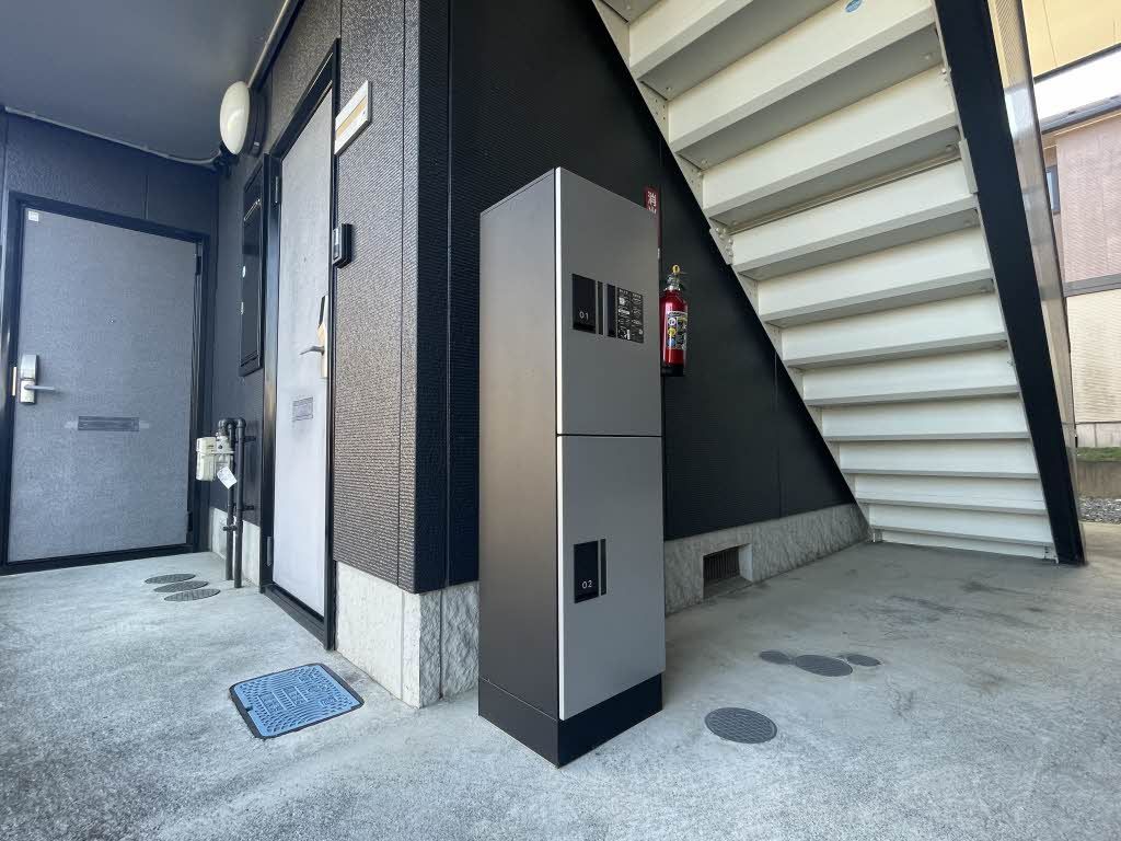 建物外観　宅配ボックス