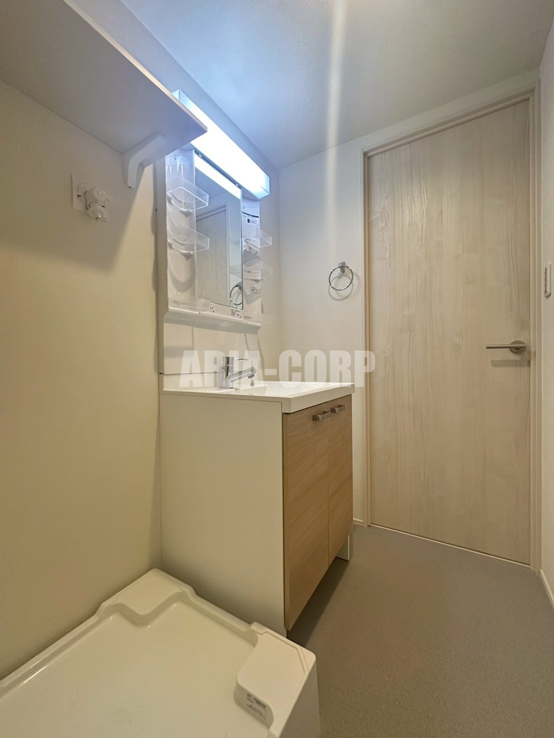 洗面設備　シャンプードレッサー付きの洗面所です！