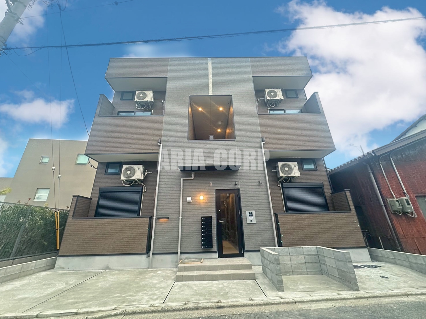 建物外観　2025年完成、大手ハウスメーカー施工のデザイナーズアパート