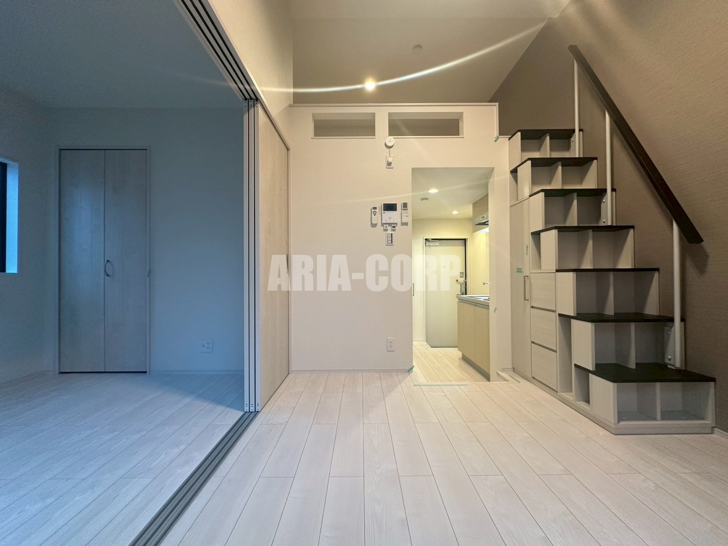 居室・リビング　白を基調とした統一感あるお部屋です！