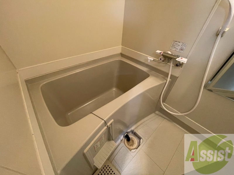 バス・シャワールーム　お風呂になります。一日の疲れを癒してくださいね。