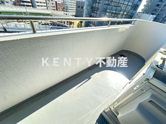 バルコニー　バルコニーからの眺めを楽しみながら食事をしませんか