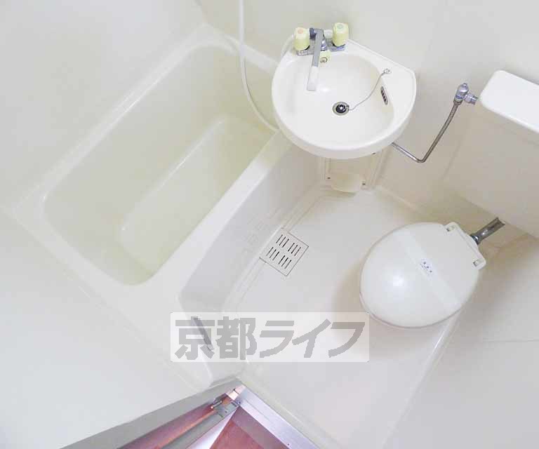 バス・シャワールーム　きれいなユニットバスです。