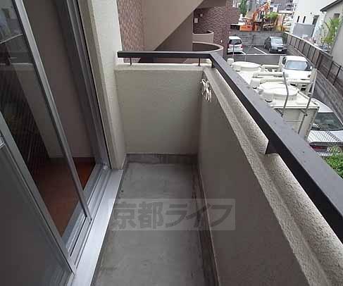 バルコニー　洗濯物もよく乾きそうです・