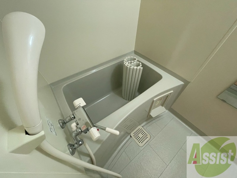 バス・シャワールーム　お風呂になります。一日の疲れを癒してくださいね。