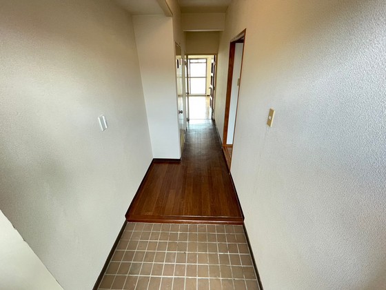 玄関　※別部屋の写真です