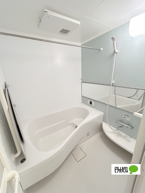 バス・シャワールーム　温水洗浄便座付トイレ