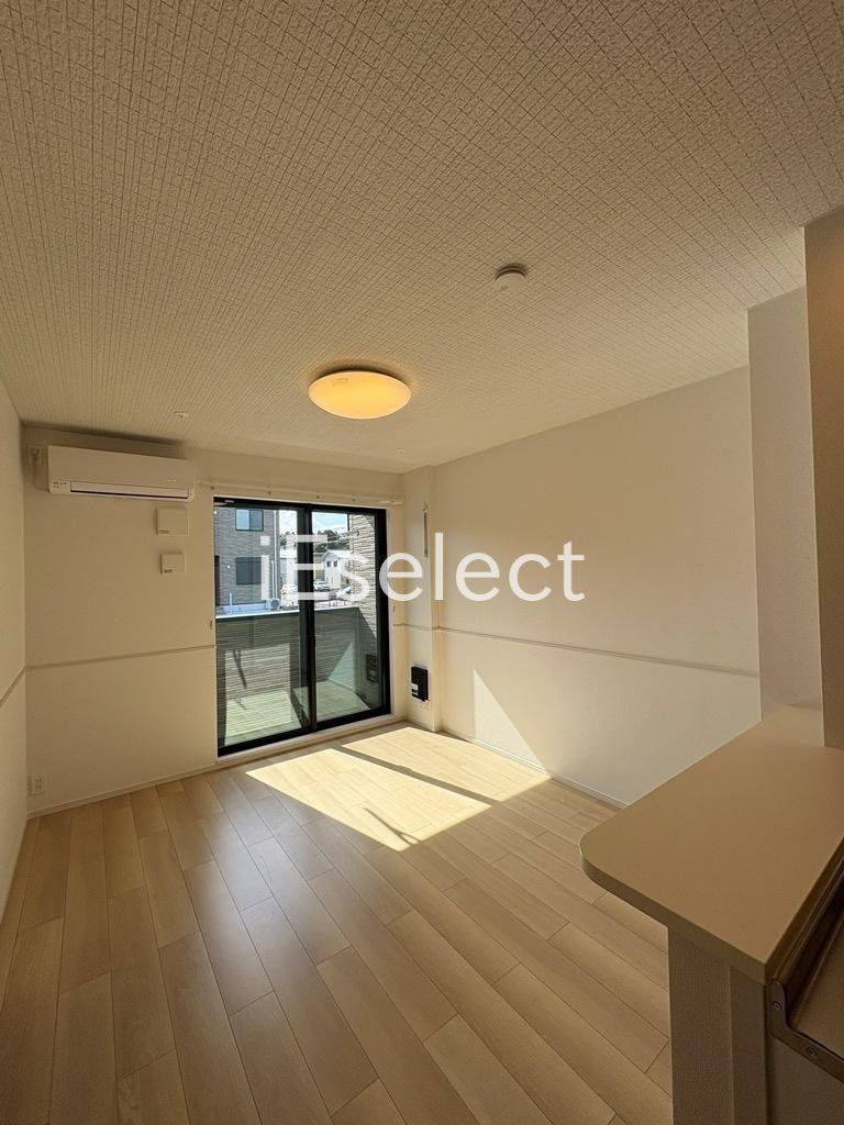 居室・リビング　広々開放的なリビングです♪