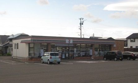 コンビニ　セブンイレブン本館３丁目店（コンビニ）まで500m