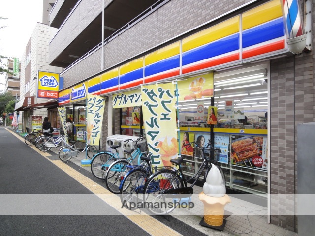 コンビニ　（コンビニ）まで162m